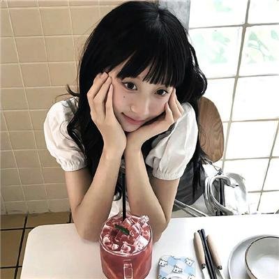 吮拇指的人